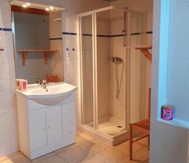 Thonon-les-Bains Apartment | Appartement proche du lac ,piscine ouverte de mars a octobre
