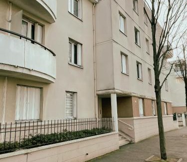 Petit Nanterre Apartment | Appartement Proche U Arena et La Défense