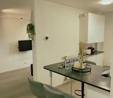 Petit Nanterre Apartment | Appartement Proche U Arena et La Défense