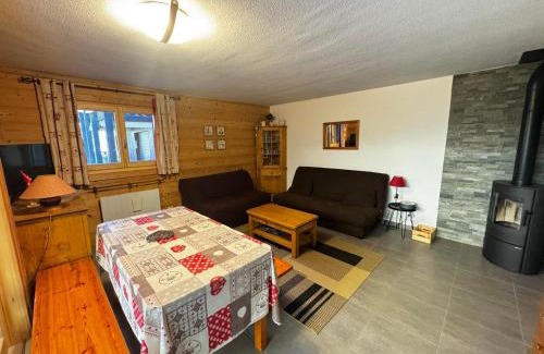 Les Carroz-d'Araches Apartment | Appartement rénové 2 pièces, 6 pers, pieds des pistes, balcon est, proche commerces - FR-1-572-9