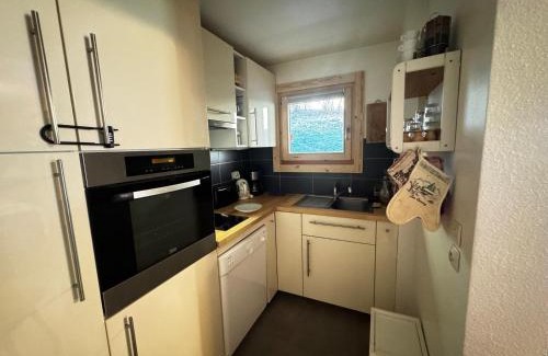 Les Carroz-d'Araches Apartment | Appartement rénové 2 pièces, 6 pers, pieds des pistes, balcon est, proche commerces - FR-1-572-9