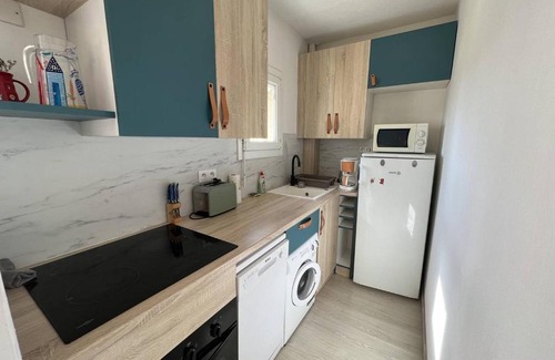 Leucate Apartment | Appartement rénové 1 chambre + cabine, parking privé, à 400m de la plage - FR-1-81-601