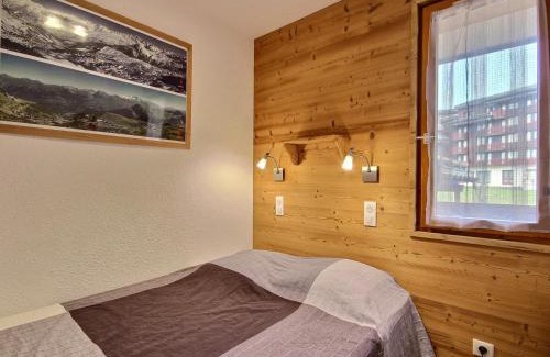 Belle Plagne Apartment | Appartement rénové 4 pers, balcon, proche pistes - FR-1-455-90