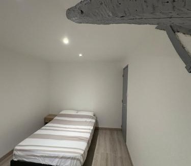 Millau Apartment | Appartement rénové en centre-ville avec terrasse