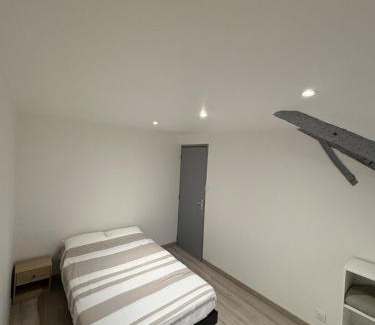 Millau Apartment | Appartement rénové en centre-ville avec terrasse