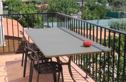 Banyuls-sur-Mer Apartment | Appartement rénové avec terrasse, à deux pas du centre et de la mer, idéal pour 4 personnes - FR-1-309-4