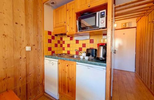 Les Menuires Apartment | Appartement rénové, lumineux, skis aux pieds, balcon, 5 pers, proche télécabine - FR-1-344-938