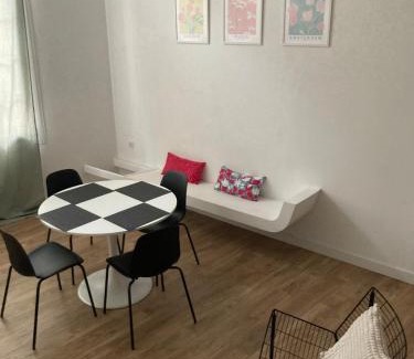 Mazarin Quarter Apartment | Appartement rénové plein centre