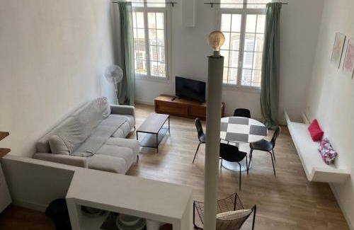 Mazarin Quarter Apartment | Appartement rénové plein centre