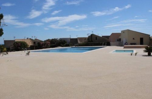 Saint-Pierre-la-Mer Apartment | Appartement RDC 2 pièces+cabine, piscine, terrasse, parking privé - Saint Pierre La Mer - FR-1-229D-71