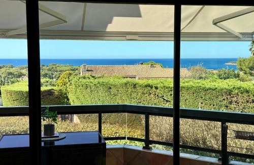 Sanary-sur-Mer Apartment | Appartement Sanary vue mer au calme
