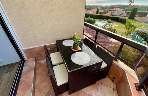 Sanary-sur-Mer Apartment | Appartement Sanary vue mer au calme
