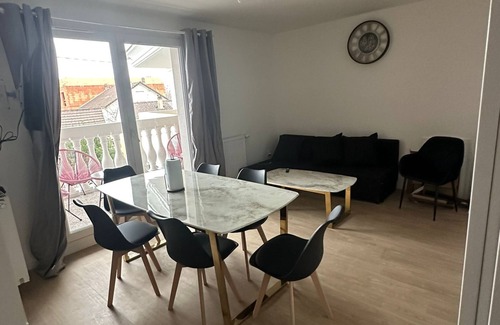 Le Blanc-Mesnil Apartment | Appartement Spacieux et Calme, Proche Cdg-disney et Parc des Expositions