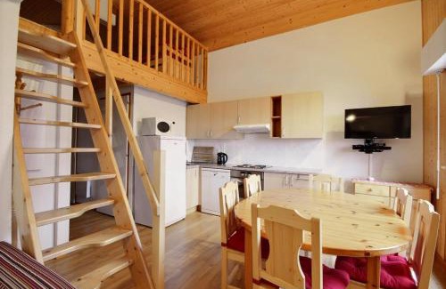 Saint-Jean-dʼAulps Apartment | APPARTEMENT SPACIEUX AVEC BALCON - SAINT JEAN D AULPS STATION - 8 Personnes - OURSON 57-58