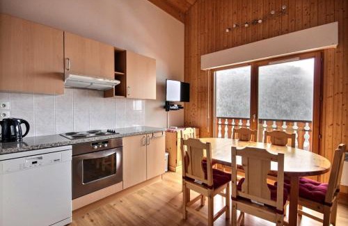 Saint-Jean-dʼAulps Apartment | APPARTEMENT SPACIEUX AVEC BALCON - SAINT JEAN D AULPS STATION - 8 Personnes - OURSON 57-58