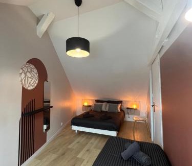 Dol-de-Bretagne Apartment | Appartement spacieux et lumineux proche du centre historique