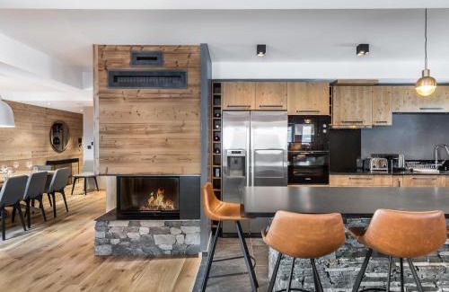 Val-d'Isere Apartment | Appartement spacieux, cosy avec cheminée, proche pistes et école de ski, idéal pour familles - FR-1-567-12