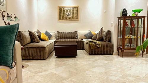 LA GIRONDE Apartment | Appartement spacieux et jovial au centre de Casablanca