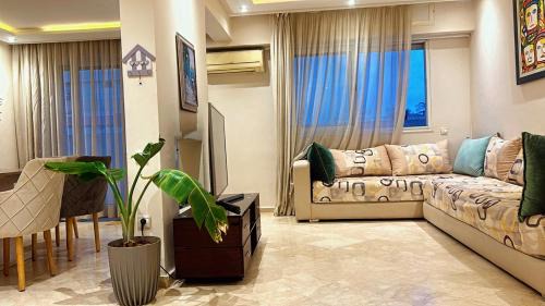 LA GIRONDE Apartment | Appartement spacieux et jovial au centre de Casablanca