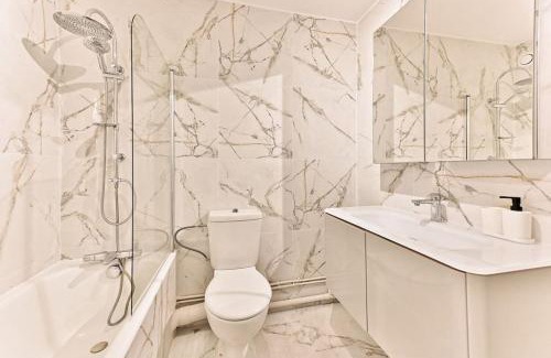 Curial Cambrai Apartment | Appartement spacieux et paisible Paris 19ème
