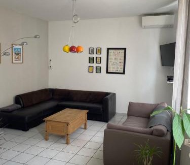 Orange Apartment | APPARTEMENT SPACIEUX