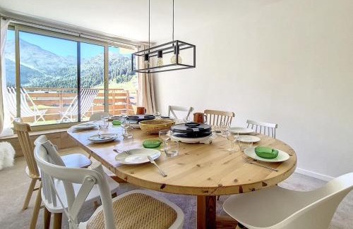 Meribel-Mottaret Apartment | Appartement spacieux rénové ski aux pieds, balcon, parking, Wi-Fi - FR-1-688-50