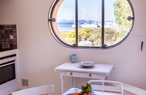 Porquerolles Apartment | APPARTEMENT SUR LE PORT DE PORQUEROLLES