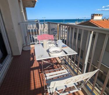 Le Grand Large Apartment | Appartement T2 à deux pas de la plage - 4INDI54