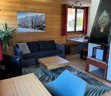 La Clusaz Apartment | Appartement T2 ambiance chalet centre village proche des commerces et des pistes WIFI