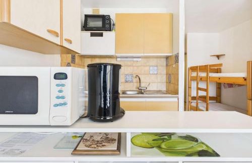 Le Grau-dʼAgde Apartment | Appartement T2 cabine climatisé, à 400m de la plage, proche commerces, 2ème étage, parking inclus - FR-1-423-272