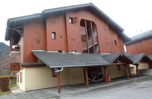 Samoens Apartment | Appartement T2 calme avec balcon, proche ski-bus et village - FR-1-624-37