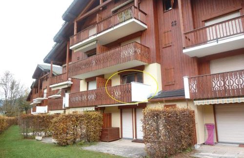Samoens Apartment | Appartement T2 calme avec balcon, proche ski-bus et village - FR-1-624-37