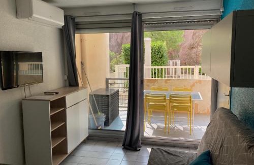 Sete Apartment | Appartement T2 climatisé 4 personnes piscine et parking privée