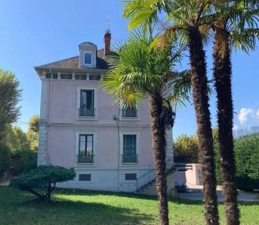 Aix-les-Bains Apartment | Appartement T2 rez de chaussée villa Les Tamaris Aix-les-Bains