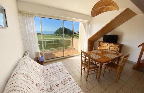 Clohars-Carnoet Apartment | APPARTEMENT T3 FACE A LA MER le Pouldu Clohars-Carnoet