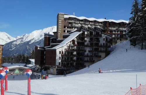 La Perriere Apartment | *Appartement T3 skis aux pieds avec balcon, parking et ski-casier, idéal pour skieurs !* - FR-1-513-18
