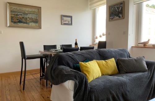 Audierne Apartment | Appartement T3 vue mer, terrasse- centre ville