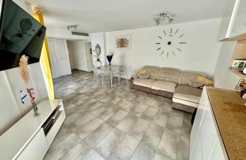 Saint-Giniez Apartment | Appartement T4 cœur St-Giniez et parking en ss-sol