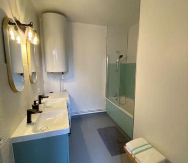 Jaunay-Clan Apartment | Appartement T4 et Parking à 3km du Futuroscope