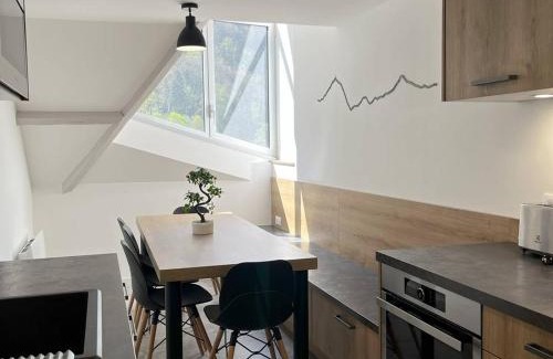 Cauterets Apartment | Appartement T4 rénové, proche centre, 3 chambres, 6/8 pers, équipé, est/ouest, dispo de suite - FR-1-234-254