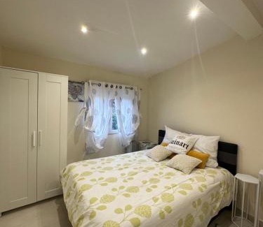Savigny-sur-Orge Apartment | Appartement + terrasse + parking , proche Orly , proche RER Paris