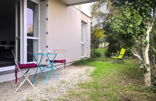 Blagnac Apartment | Appartement Toulouse Blagnac MEET Aéroport 5 min Tramway à 6 min free Parking Proche de toutes commodités Belle terrasse
