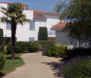 Vaux-sur-Mer Apartment | Appartement tout confort dans résidence avec piscine