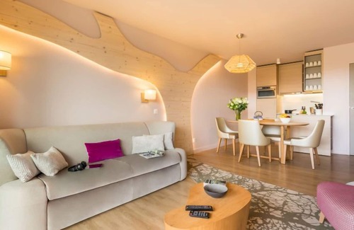 Bailly-Romainvilliers Apartment | Appartement VIP by Interhome