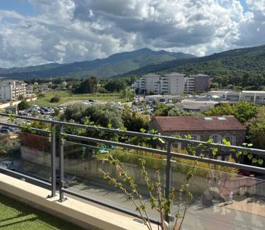 Lucciana Apartment | Appartement vue montagne