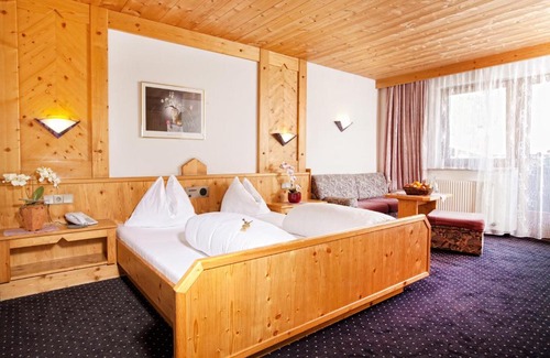 Neustift Im Stubaital Apartment | Appartementhaus zum Holzknecht am See