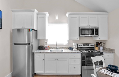 Fredericksburg Cabin | Appian Way Monte Carlo 1 Bedroom Cabin by RedAwning