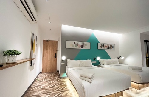 Kampung Sungai Nibong Hotel | Apple 1 Hotel Queensbay