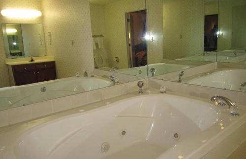Talbot's Corner Hotel | Apple Annies Inn