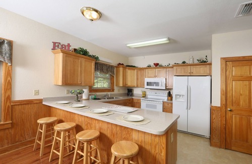 Pigeon Forge Ski Chalet | Apple Blossom 10 - Two Bedroom Chalet
